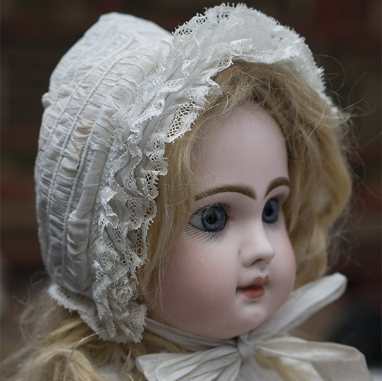 CONTACTS HERE. Antique dolls at Respectfulbear.com